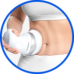 Uso del dispositivo Vibro Sculpt en el abdomen para reducir y reafirmar.